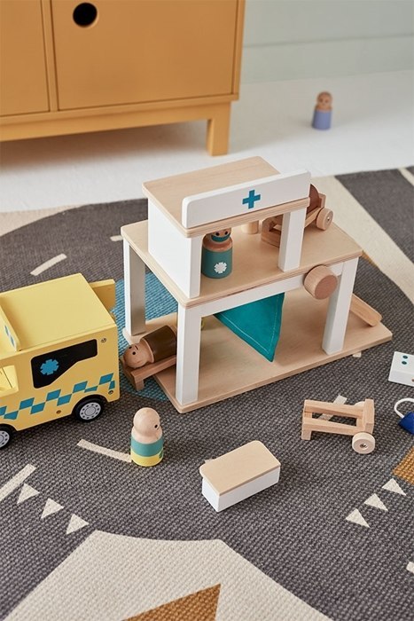 Kids Concept - Drewniana zabawka Szpital z figurkami Aiden