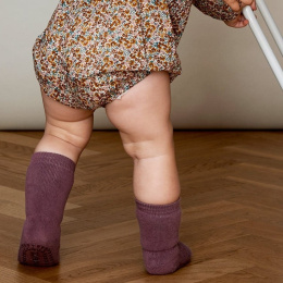 GoBabyGo - Skarpetki antypoślizgowe do nauki chodzenia 1-2 lata Misty plum